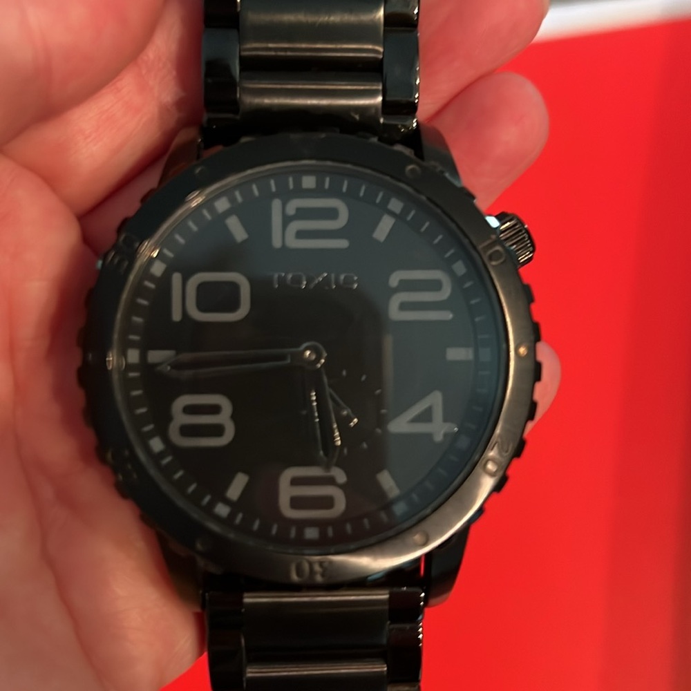Toxic Watch - Picture 2 of 5